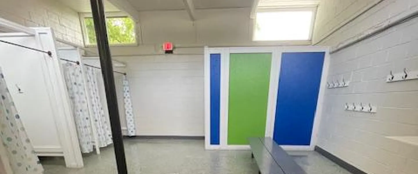 soleco pool locker room